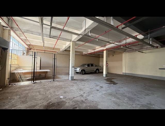 830M² WAREHOUSE TO LET IN STAMFORD HILL
